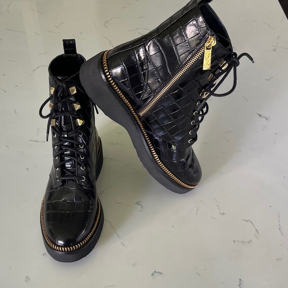 Michael KORS Haskell Black Crocodile-Embossed Leather Combat Boots